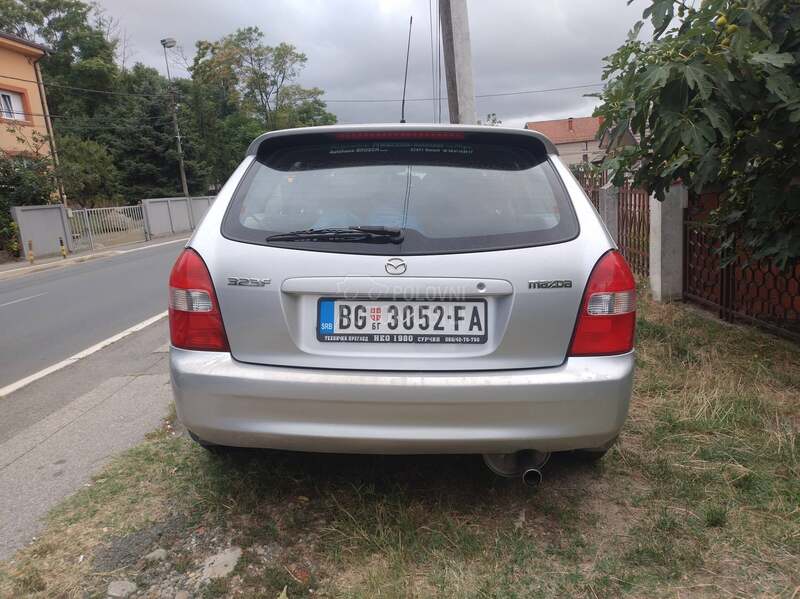 Mazda 323 