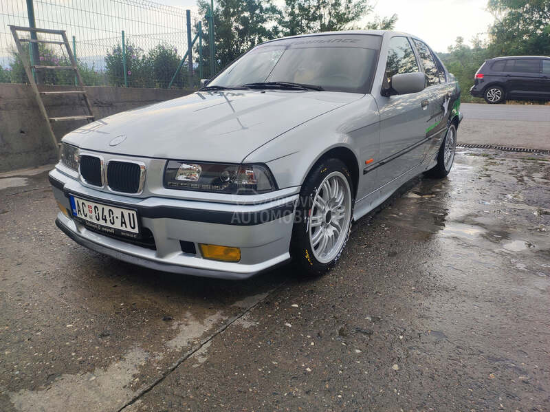 BMW 318 