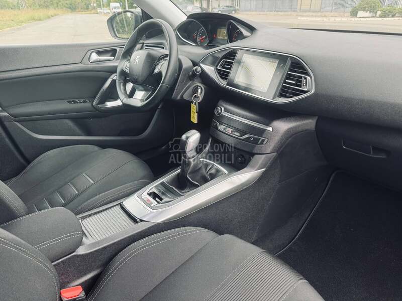 Peugeot 308 ALURE. TOOP