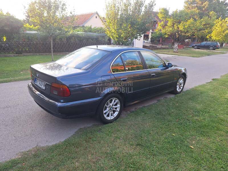 BMW 525 