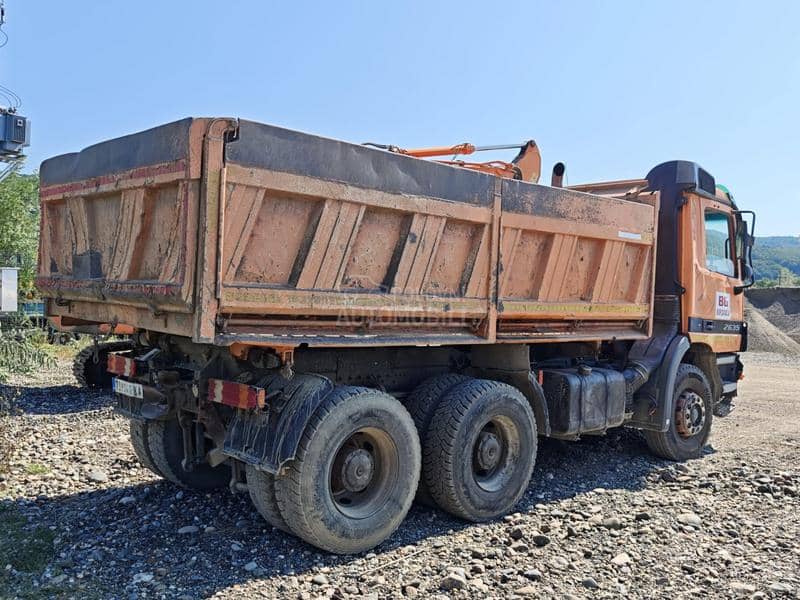 Mercedes Benz 2635