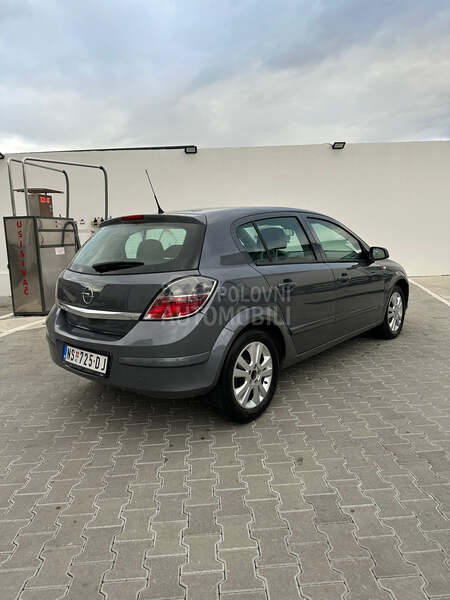 Opel Astra H COSMO