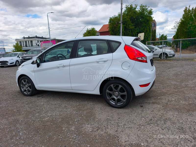 Ford Fiesta 1.4 16 v TREND CH