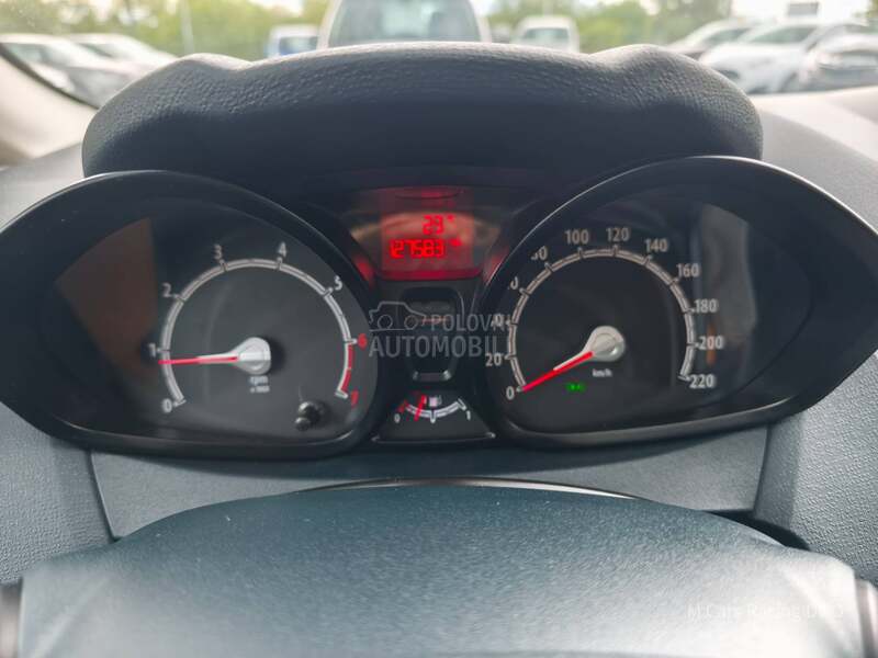 Ford Fiesta 1.4 16 v TREND CH