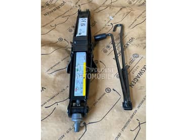 Fabricka dizalica za Audi A3