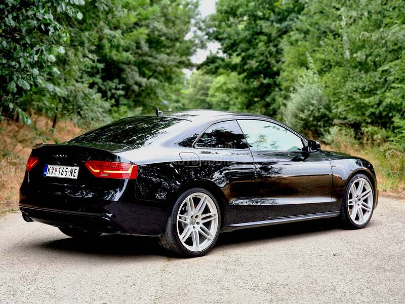 Audi A5 quattro S-tronic