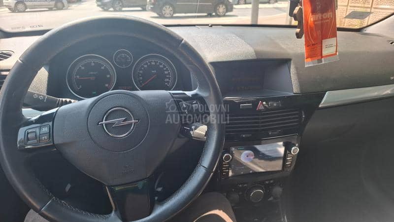 Opel Astra H GTC