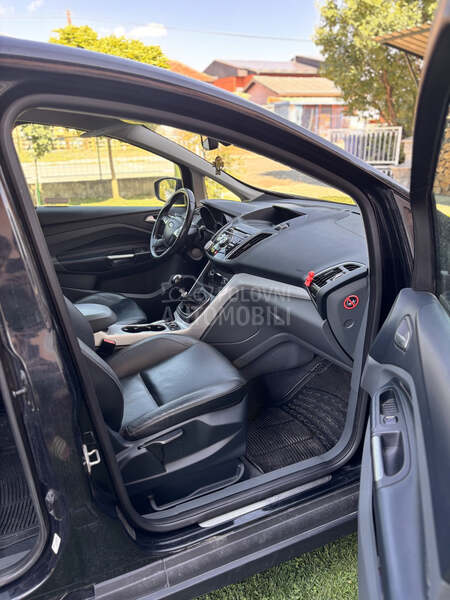 Ford Grand C-Max titanijum
