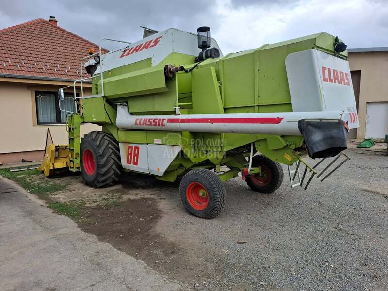Claas DOMINATOR 88