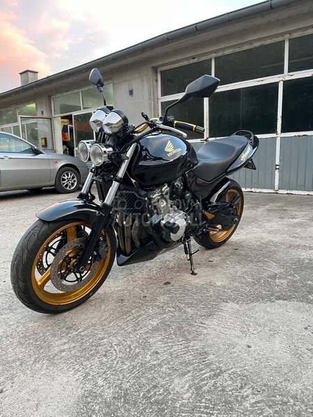 Honda hornet