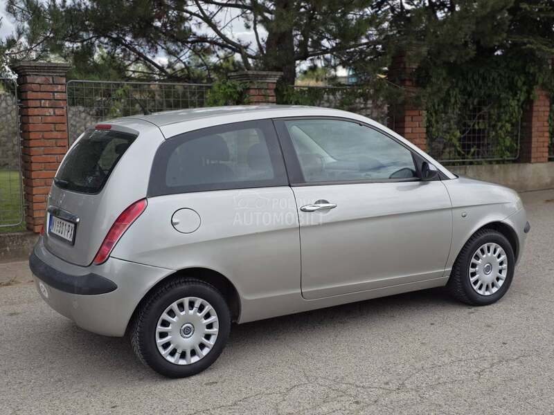 Lancia Ypsilon 