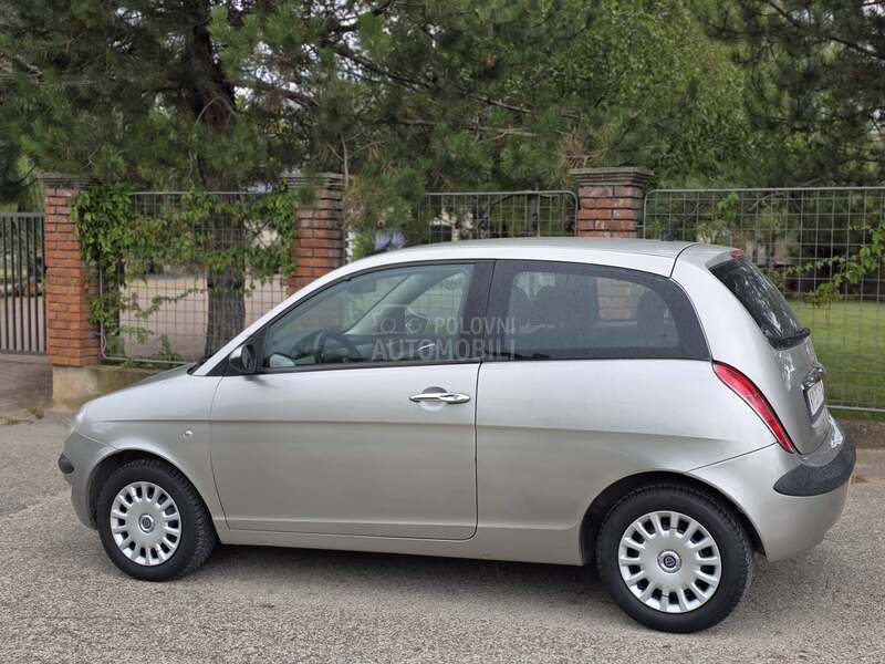 Lancia Ypsilon 