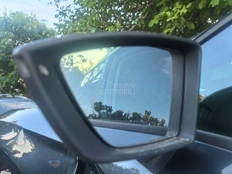 Seat Leon -  kompletan auto u delovima
