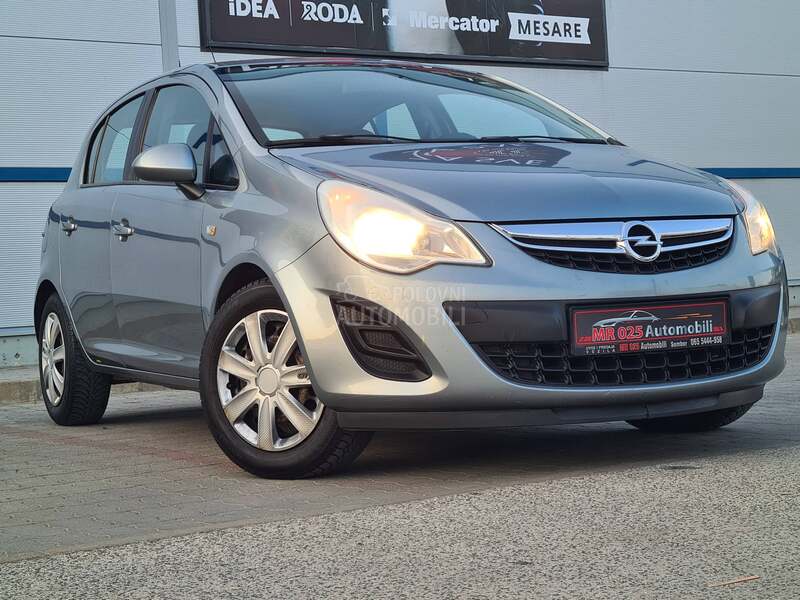 Opel Corsa D 1.4 Essentia
