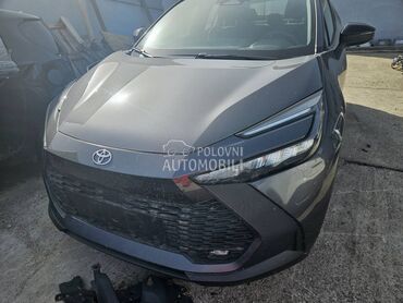 Toyota C-HR hybrid 2023. god. -  kompletan auto u delovima
