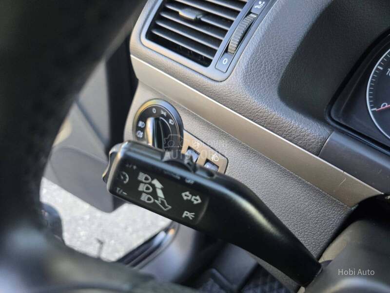 Volkswagen Touran 1.9TDI DSG 7SEDISTA