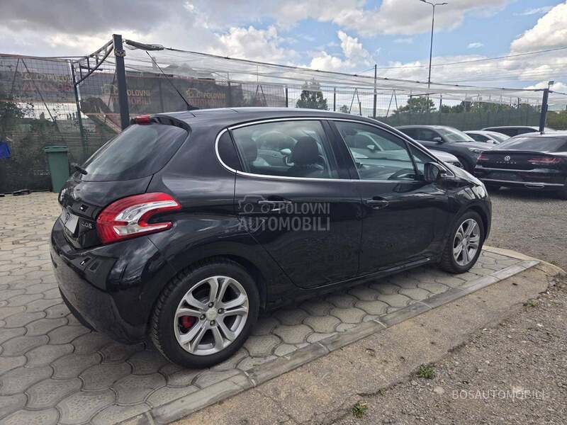 Peugeot 208 1.6 i