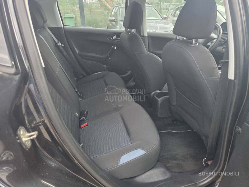 Peugeot 208 1.6 i