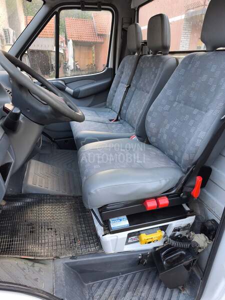 Mercedes Benz Sprinter 413 Kiper