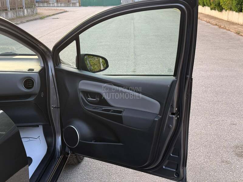 Toyota Yaris 1.5. HYBRID