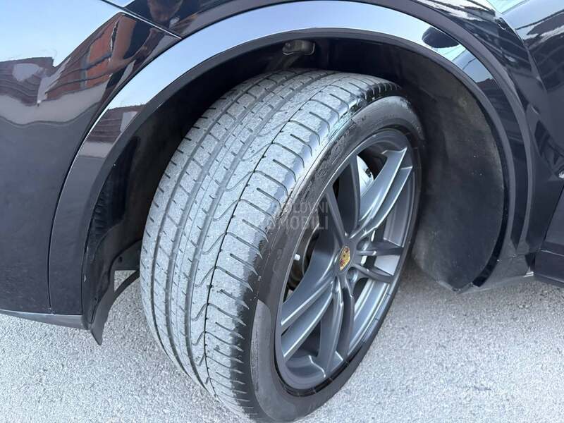 Porsche Cayenne S 2.9