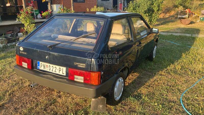 Lada Samara 