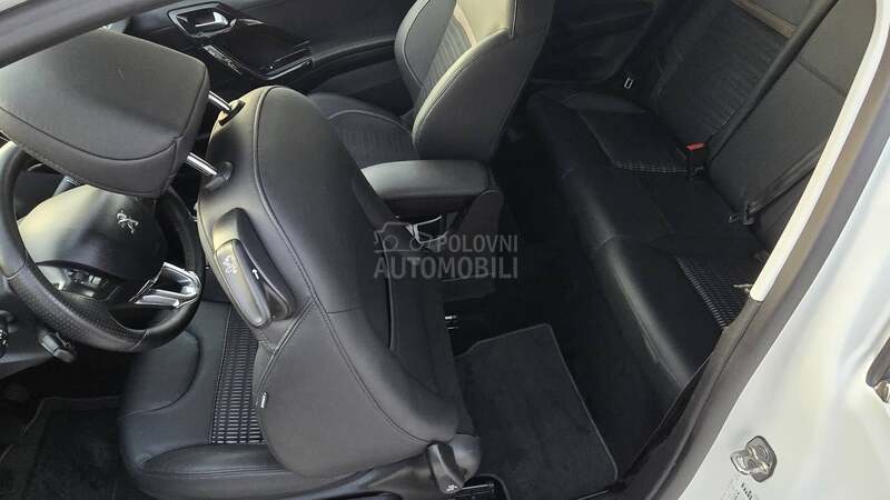 Peugeot 208 SPORT