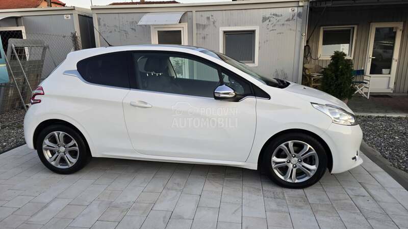 Peugeot 208 SPORT