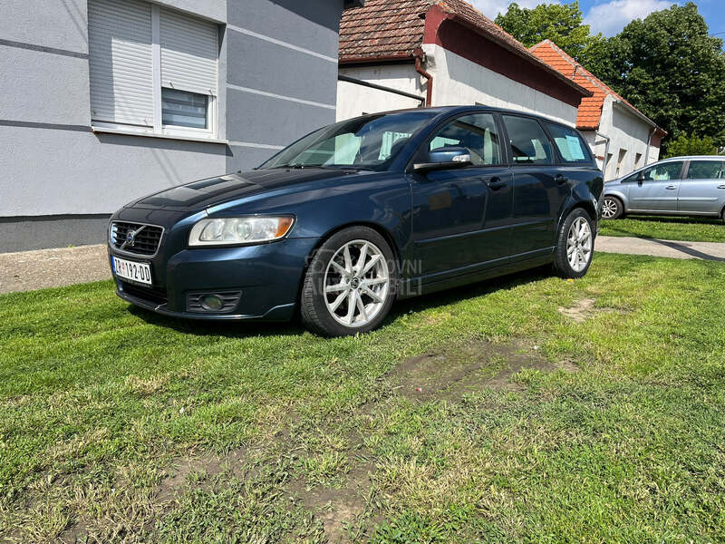 Volvo V50 