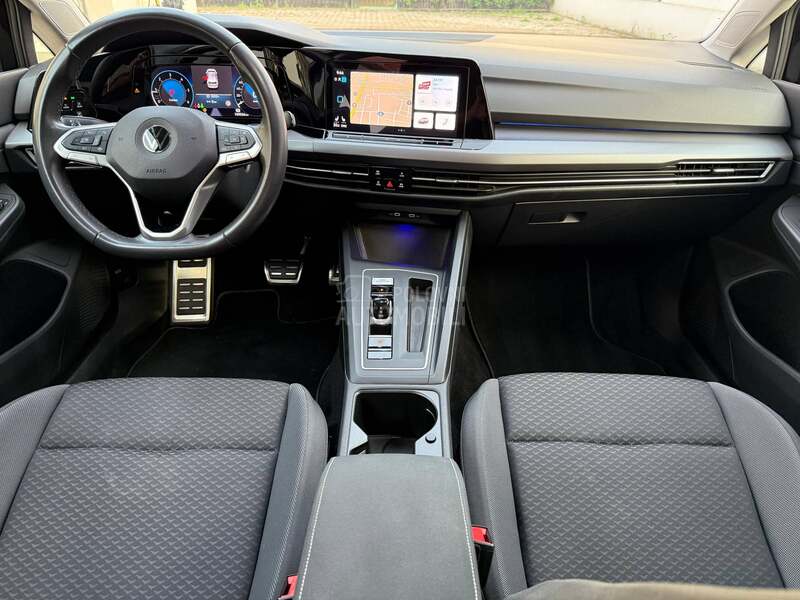 Volkswagen Golf 8 2.0TDI LED/DSG/Kam