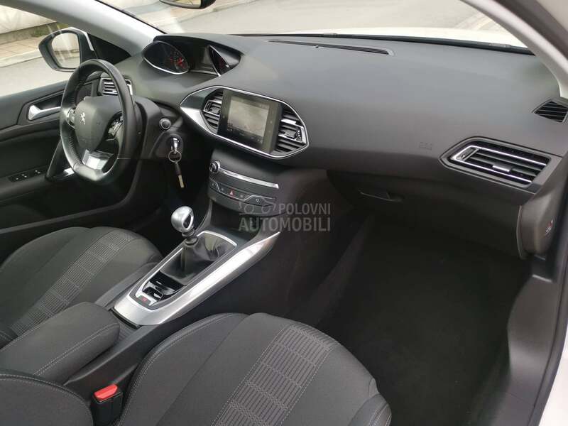 Peugeot 308 1.2 led/pan/kam