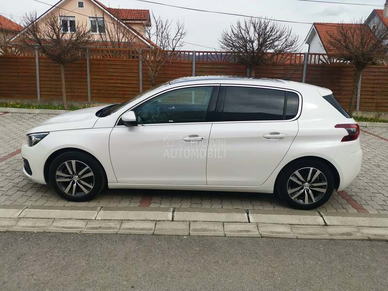 Peugeot 308 1.2 led/pan/kam