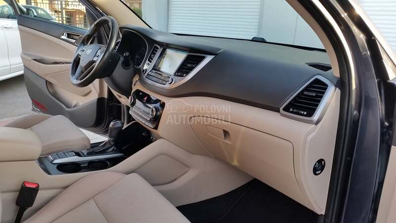 Hyundai Tucson 2.0 CRDI/4WD/AUT/T0P