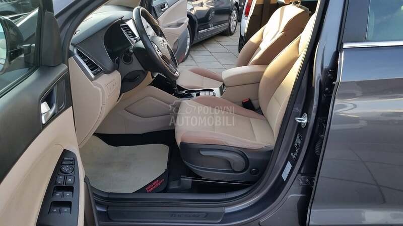 Hyundai Tucson 2.0 CRDI/4WD/AUT/T0P