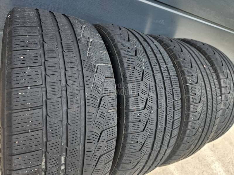 Pirelli 235/40 R19 Zimska