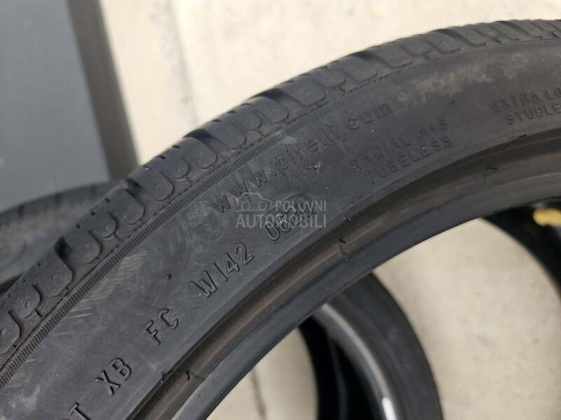 Pirelli 235/40 R19 Zimska