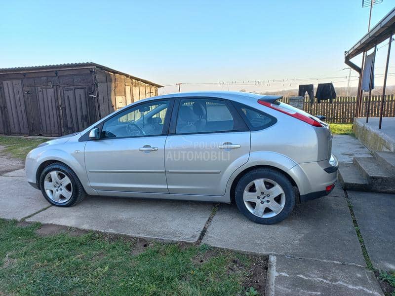 Ford Focus 1.6 16V Ford Focus 1.6 16V