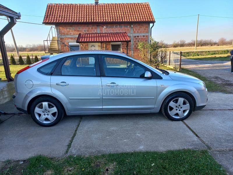 Ford Focus 1.6 16V Ford Focus 1.6 16V