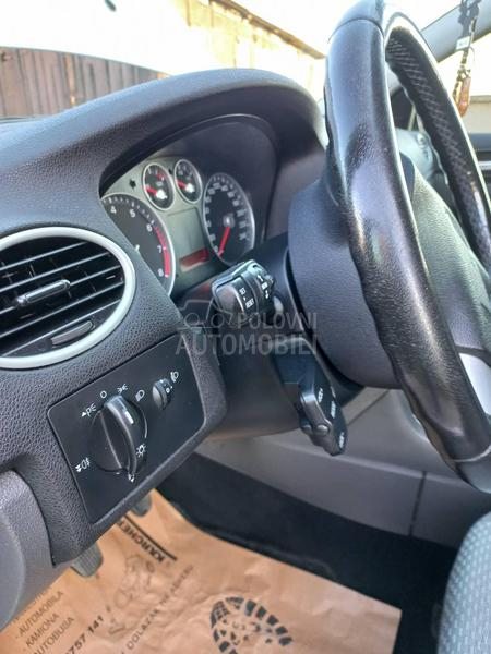 Ford Focus 1.6 16V Ford Focus 1.6 16V