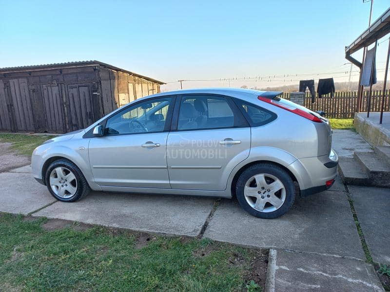 Ford Focus 1.6 16V Ford Focus 1.6 16V
