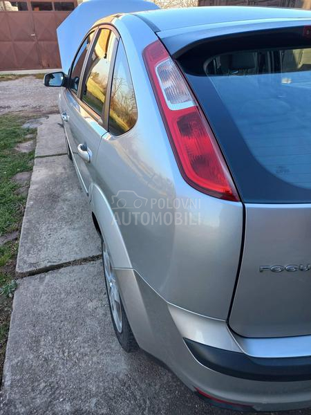 Ford Focus 1.6 16V Ford Focus 1.6 16V