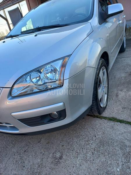 Ford Focus 1.6 16V Ford Focus 1.6 16V