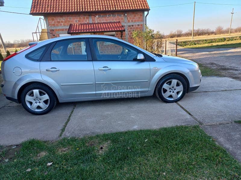 Ford Focus 1.6 16V Ford Focus 1.6 16V