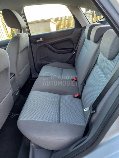 Ford Focus 1.6 16V Ford Focus 1.6 16V