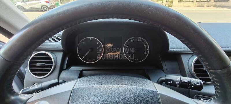 Land Rover Discovery 4