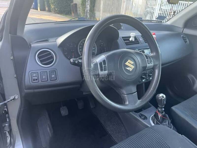 Suzuki Swift 1.3