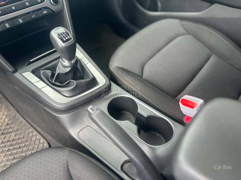 Hyundai Elantra 1.6 GLS 6MT