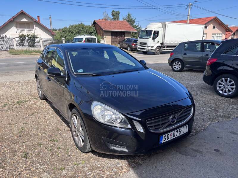Volvo V60 