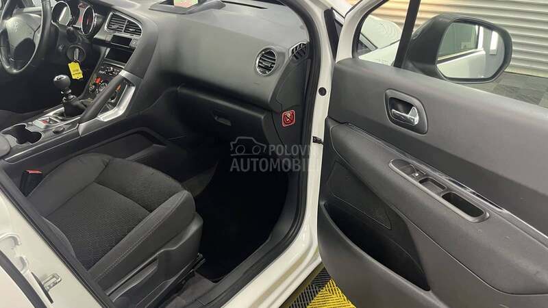 Peugeot 3008 1.6hdi NAV I