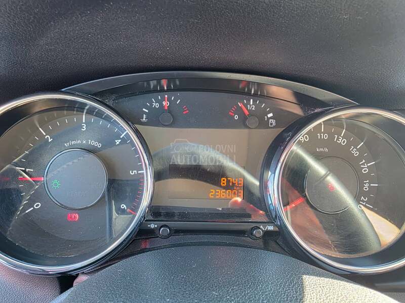 Peugeot 3008 1.6hdi NAV I